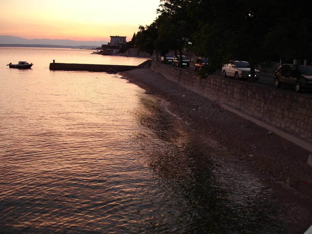 Apartments Petricevic 2 Selce Bagian luar foto