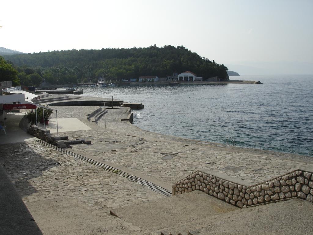 Apartments Petricevic 2 Selce Bagian luar foto