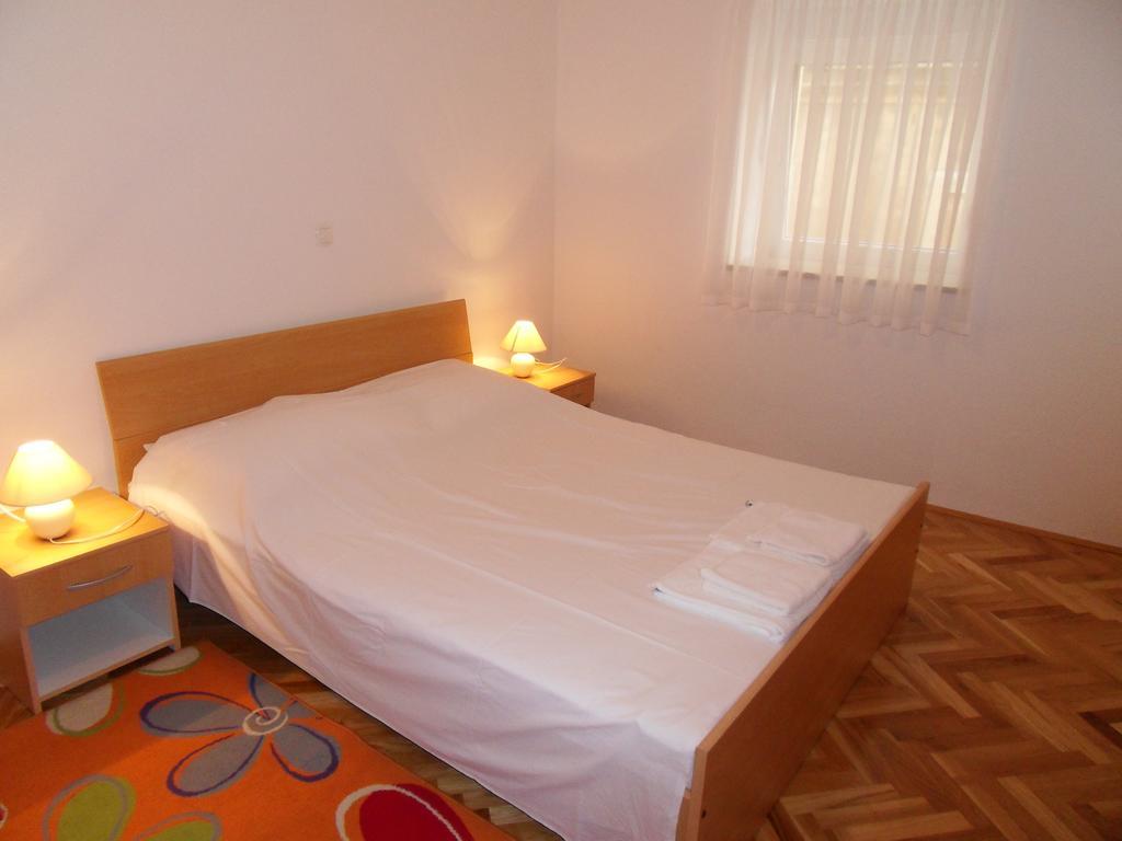 Apartments Petricevic 2 Selce Bagian luar foto