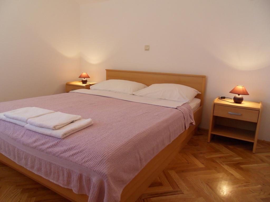 Apartments Petricevic 2 Selce Bagian luar foto