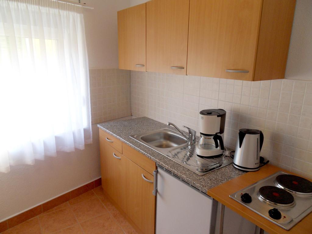 Apartments Petricevic 2 Selce Bagian luar foto