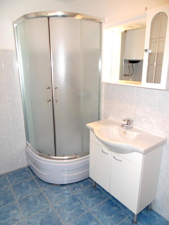 Apartments Petricevic 2 Selce Bagian luar foto
